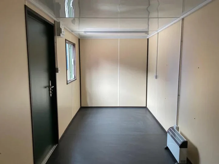 oficina contenedor acondicionada 20 pies | aislada | equipamiento completo