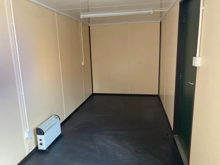 oficina contenedor acondicionada 20 pies | aislada | equipamiento completo